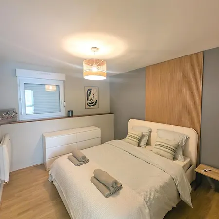 Apartment Cosy Centre-ville - Calme - 4 Pers - Equipe - *